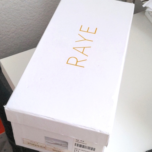 RAYE Estes Sandals (OBO) - Picture 9 of 9